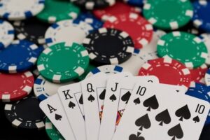 Đánh poker online: 5 kinh nghiệm chinh phục hiệu quả